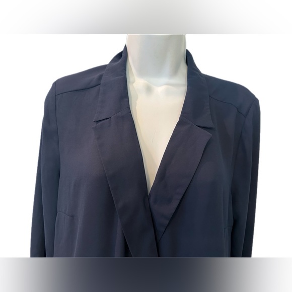 Daniel Rainn Navy Blue top - Picture 4 of 6